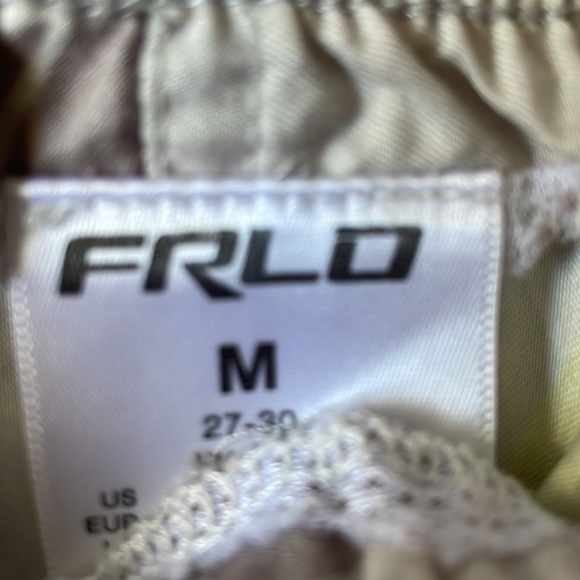 MENS BATHING SUIT MEDIUM - Picture 2 of 2